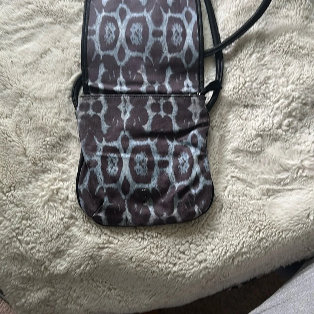 Ed Hardy Black and Gray Peace Sign Crossbody Bag - Picture 5 of 6